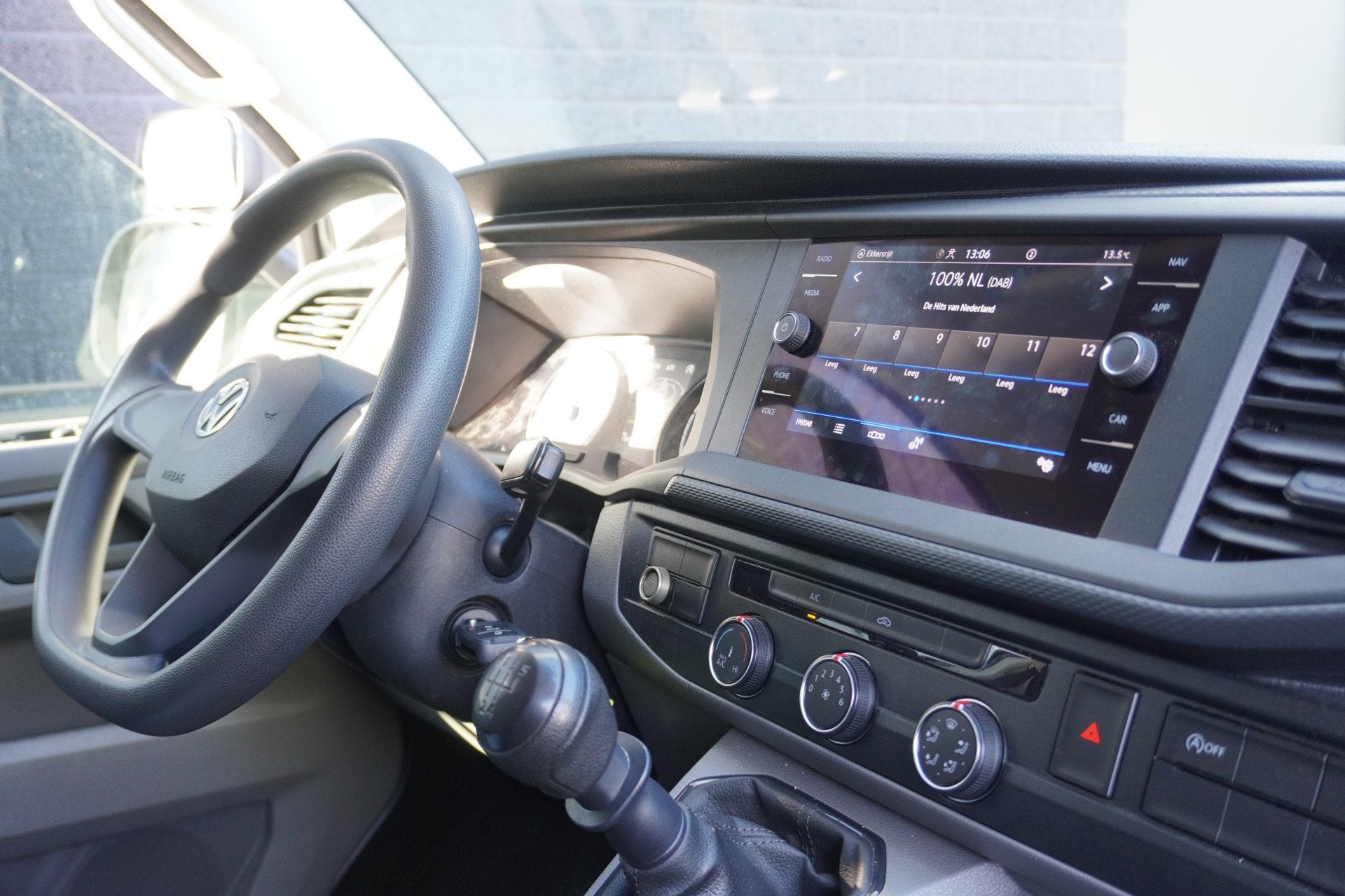 Volkswagen Transporter 2.0 TDI L2 EURO 6 - Airco - Navi - Cr, Voorwielaandrijving, Stof, Gebruikt, 4 cilinders
