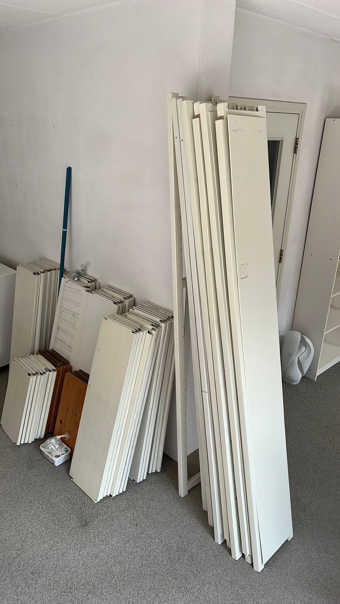 Lundia boekenkast - 6 meter lengte, Ophalen, Met plank(en), Minder dan 50 cm, Gebruikt