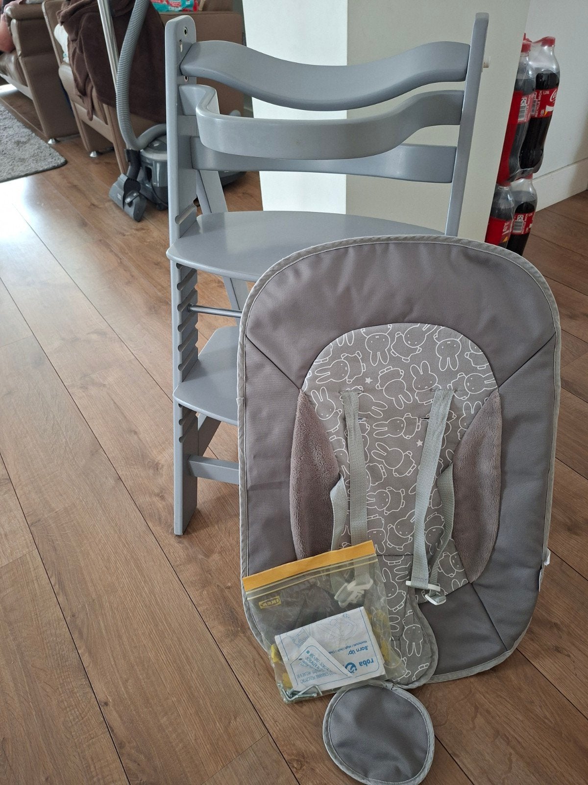 Roba Kinderstoel met baby opzet - mist 2 schroeven, Kinderen en Baby's, Kinderstoelen, Ophalen, Gebruikt, Meegroeistoel, Gordel(s)