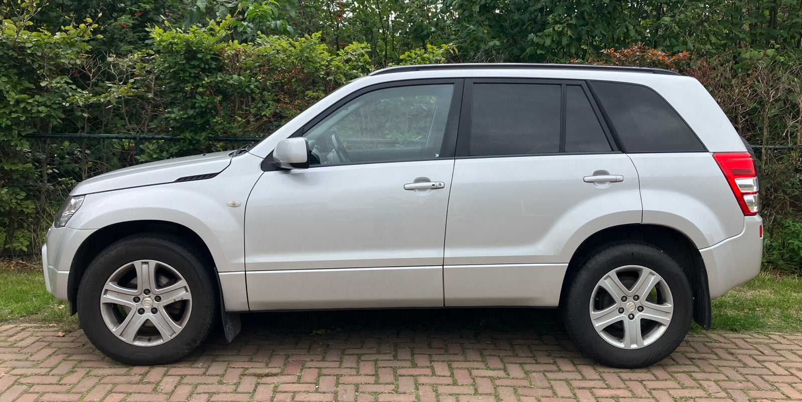 Suzuki Grand Vitara 2.0 5D AUT 2006 Grijs, Auto's, Automaat, 1995 cc, 4 cilinders, Grand Vitara