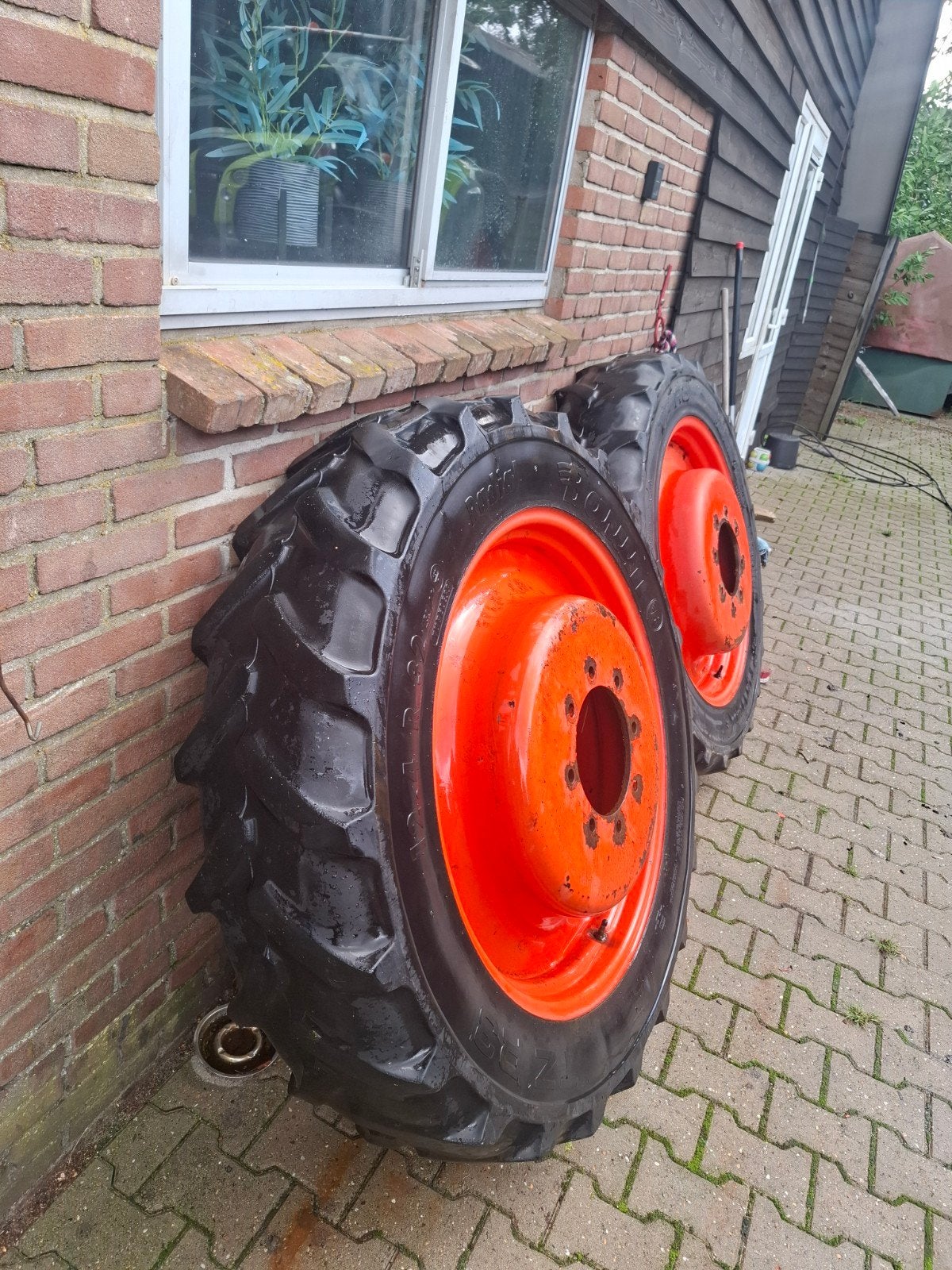 Tractorbanden met velgen - 12.4 R32, Ophalen