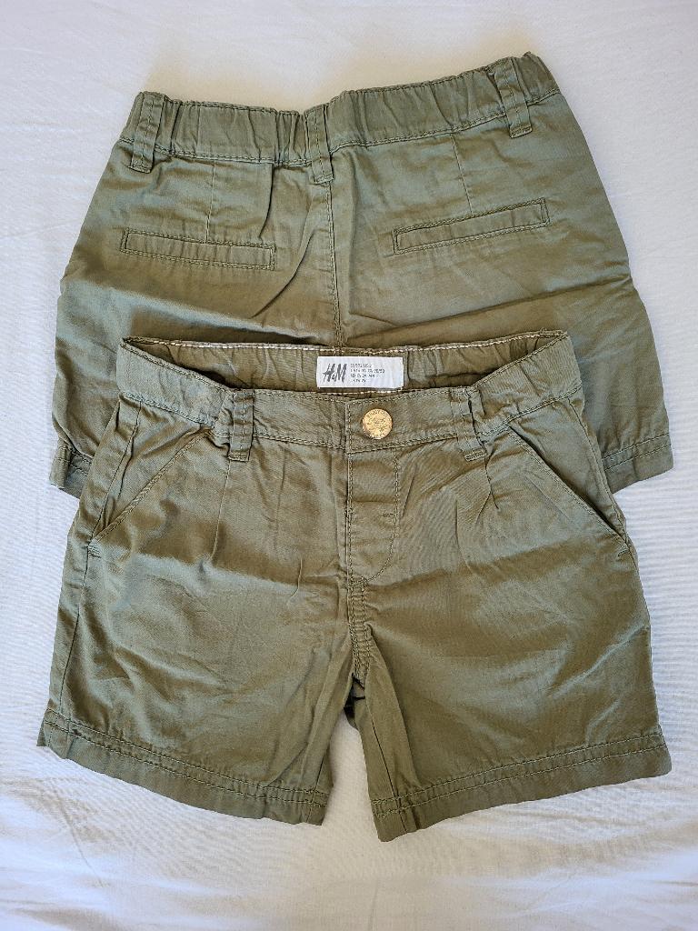 (Tweeling) shorts kakigroen mt 92 €2 p.s. z.g.a.n., Ophalen of Verzenden, Zo goed als nieuw, Jongen, Broek