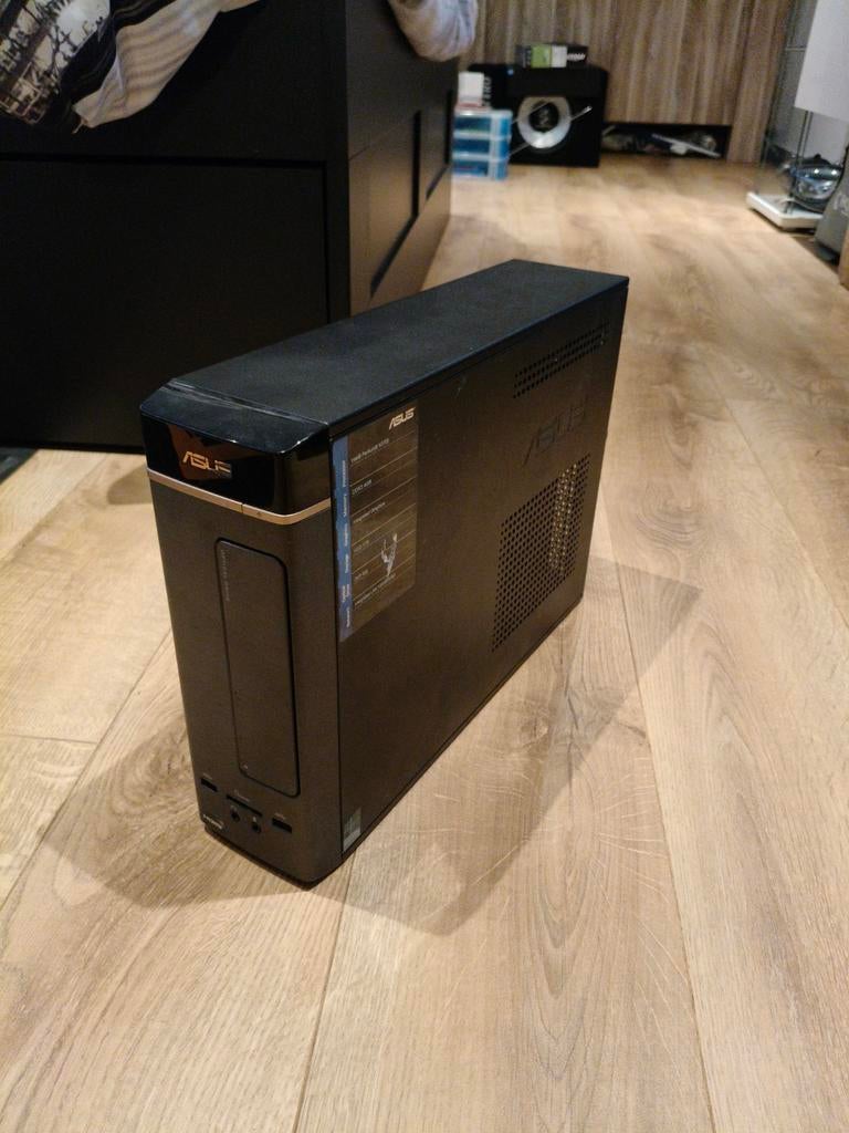 ASUS Desktop PC, Computers en Software, Desktop Pc's, Gebruikt, Minder dan 2 Ghz, HDD, 4 GB, Ophalen