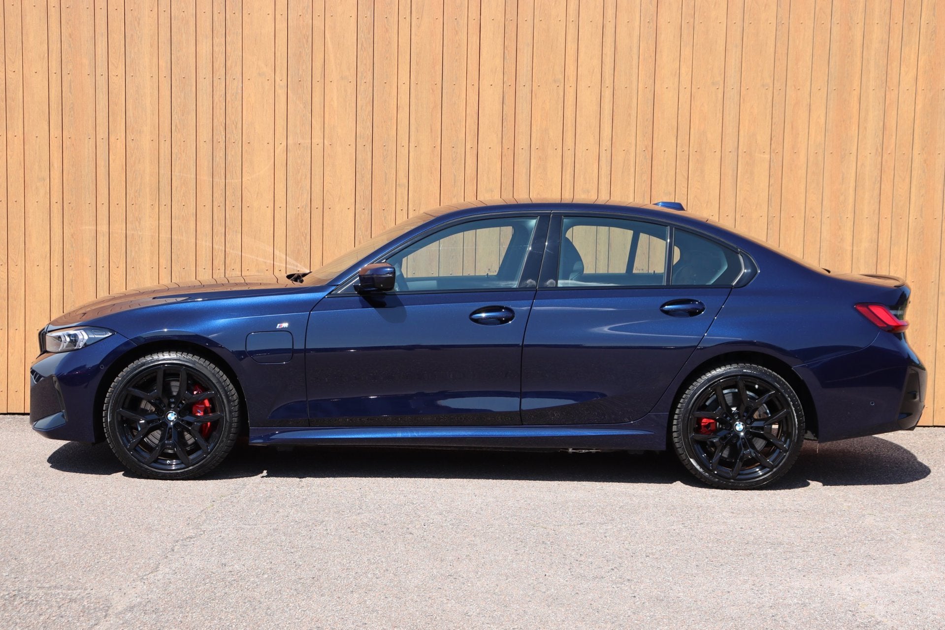BMW 330e xDrive M-sport Pro Tansanitblau HUD ambiance verl., Automaat, Gebruikt, 4 cilinders, Blauw
