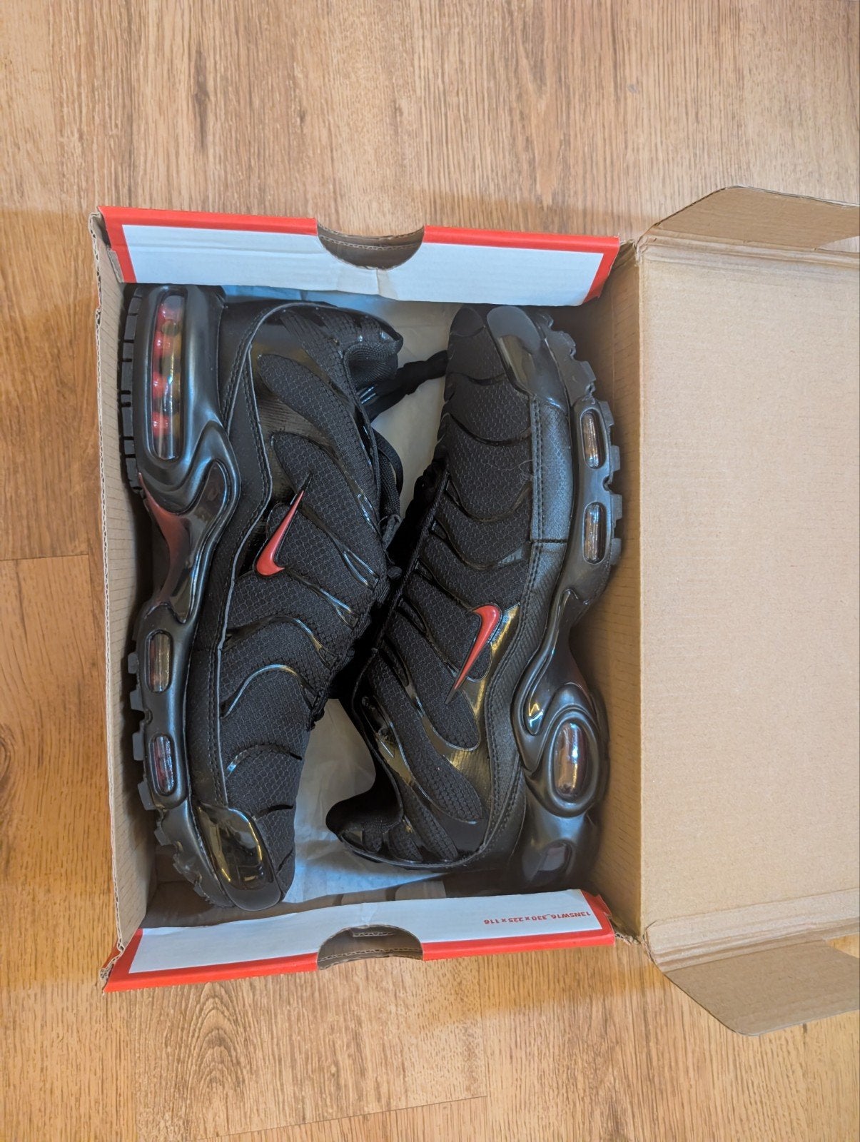 Nike Air Max Plus TN Zwart Rood - Maat 44, Zwart, Nike, Nieuw, Ophalen of Verzenden
