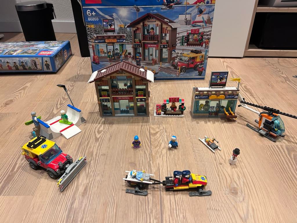 Lego City Ski Resort (60203) - Complete set met doos, City, Lego, Ophalen of Verzenden, Zo goed als nieuw