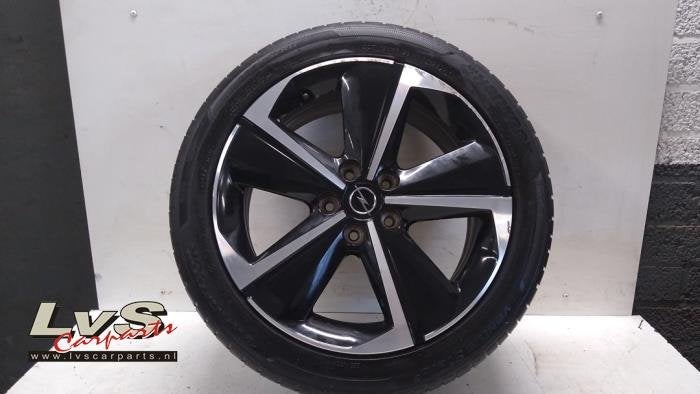 Velg + Band van een Opel Astra, Auto-onderdelen, Banden en Velgen, Gebruikt, -, -, Ophalen of Verzenden