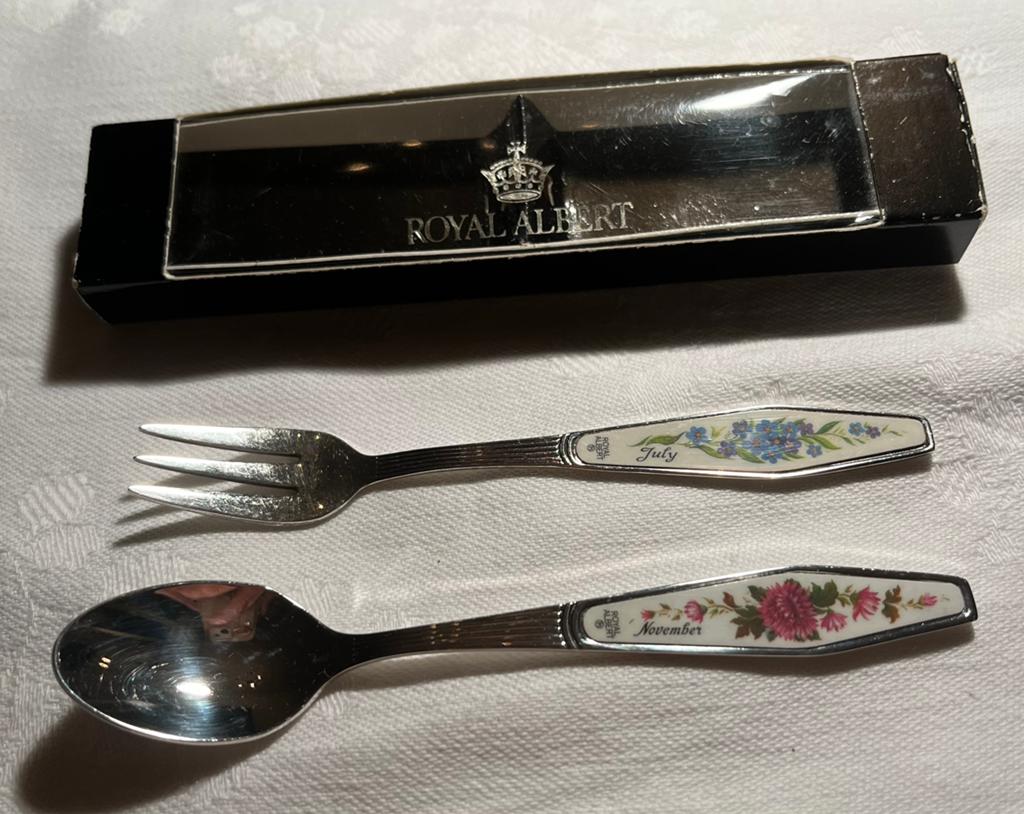 Royal Albert lepeltje November, vorkje is verkocht, Ophalen of Verzenden