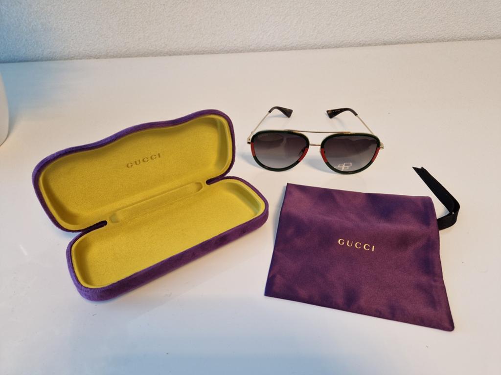 Stijlvolle Gucci zonnebril met etui en doekje, Sieraden, Tassen en Uiterlijk, Zonnebrillen en Brillen | Dames, Overige merken
