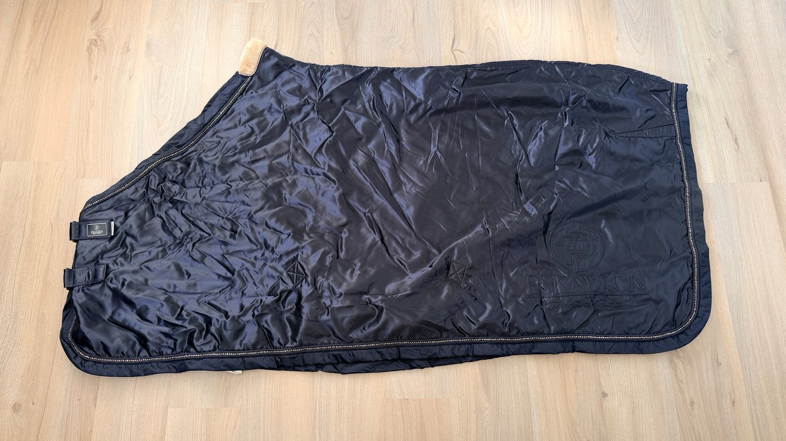 Eskadron show fleece satin sweat rug zweetdeken navy kristal, Full (L), Zweetdeken, Ophalen of Verzenden, Zo goed als nieuw