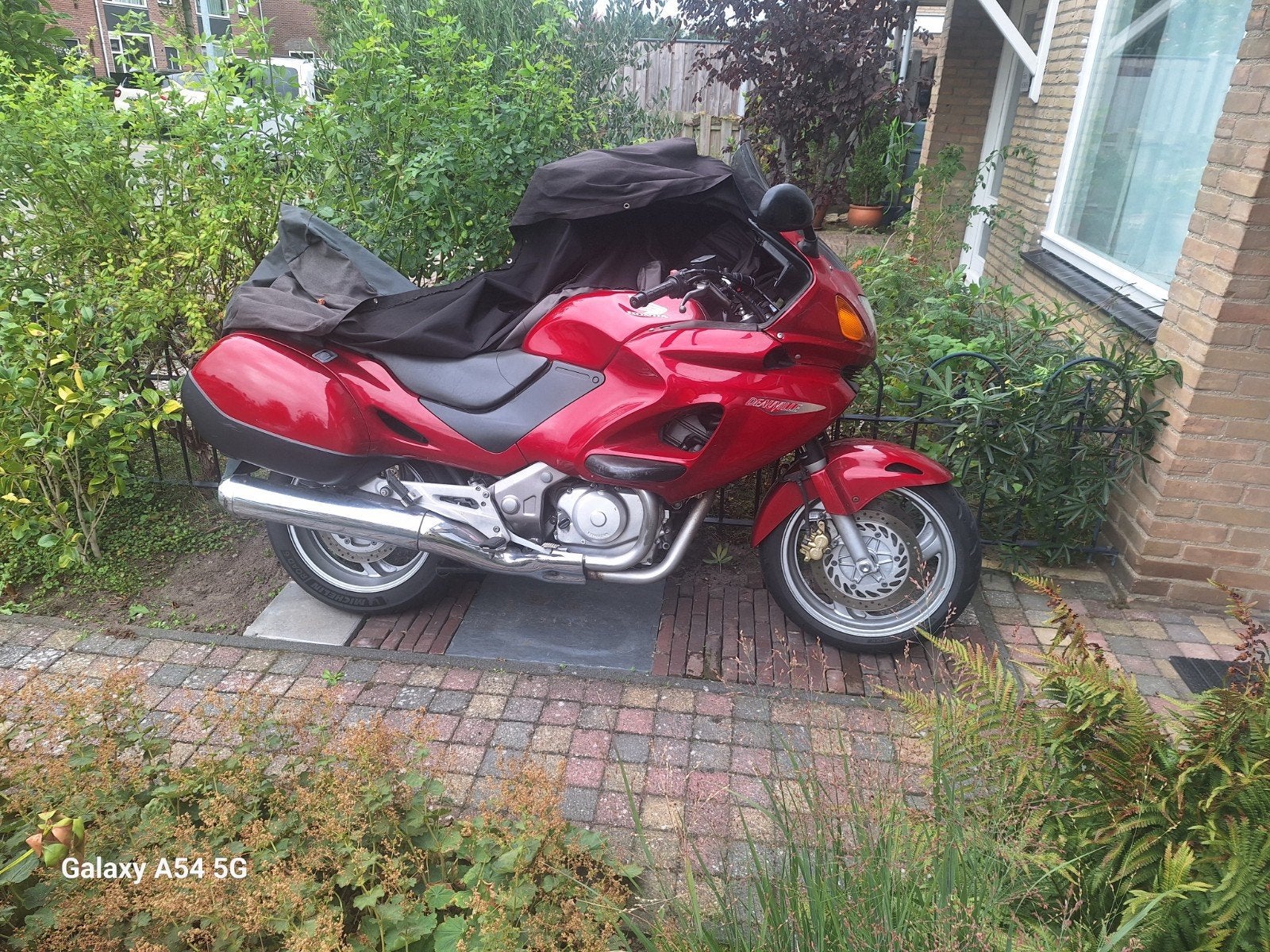leuke Deauville 650, Cardan-aandrijving, 2 cilinders, Toermotor, Handgeschakeld