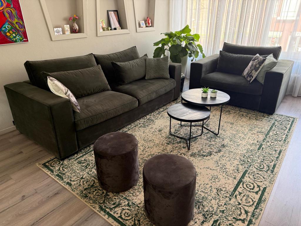 Groene velvet 3-zitsbank plus loveseat, Ophalen, Zo goed als nieuw