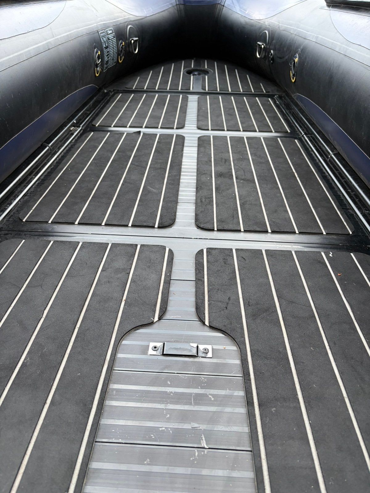 Foto 8 van Unieke vetus rubberboot met 8pk motor