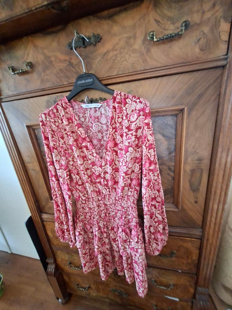 Zara rode jurk V-hals lange mouw. Maat XS., Zara, Nieuw, Ophalen of Verzenden, Maat 34 (XS) of kleiner