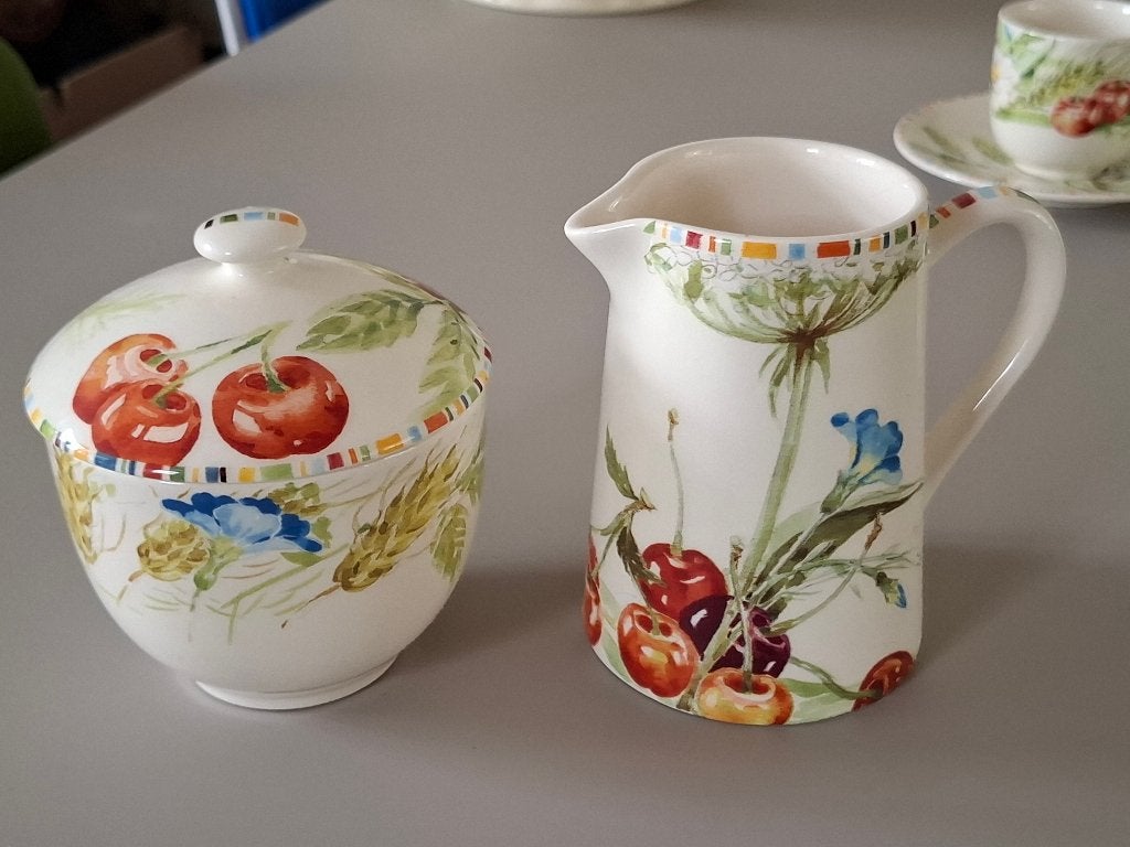 Gien Cherry melkkannetje en suikerpot, Ophalen of Verzenden