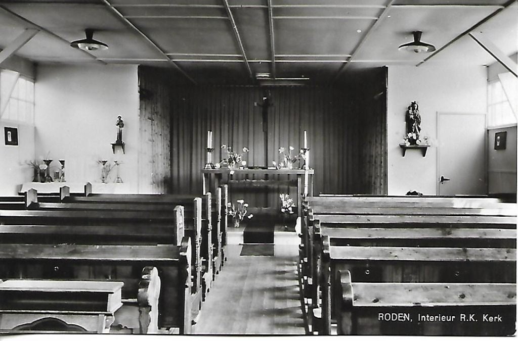 Roden- -Interieur R.K.Kerk., Ophalen of Verzenden, 1960 tot 1980, Ongelopen, Drenthe