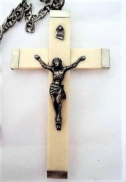 Antiek benen crucifix, kruisje, hangertje Chevremont (7741-1, Ophalen, Zo goed als nieuw, Sieraad