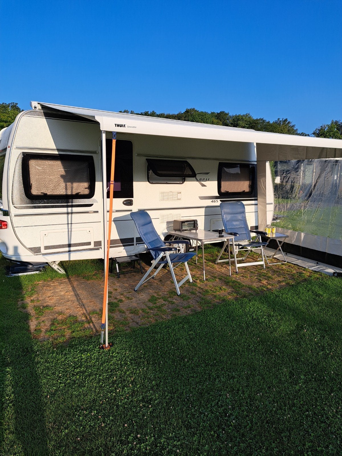 Fendt Opal 465 - Luxe caravan met mover en luifel, Caravans en Kamperen, Caravans, Mover, Treinzit, Particulier, 1250 - 1500 kg