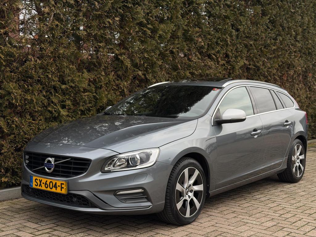 Volvo V60 2.0 T4 R-Design Camera Schuifdak Trekhaak, Gebruikt, 1969 cc, Handgeschakeld, 1600 kg