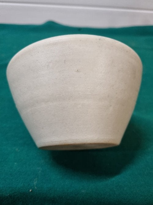 Bloempot creme aardewerk gesigneerd, Ophalen of Verzenden, 'T Olde Gre-j, Info@toldegrej.nl, Endepoelstraat 20f Didam