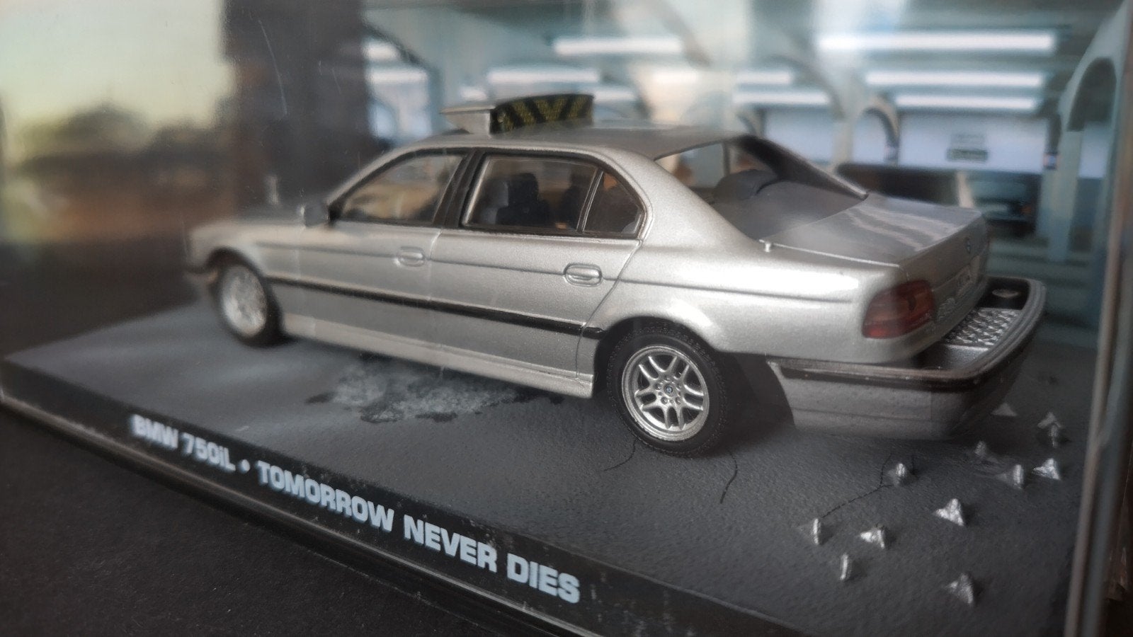 BMW 750 Il 1;43 James Bond 007 tomorrow never dies Pol, Auto, Verzenden, Mm, Nieuw