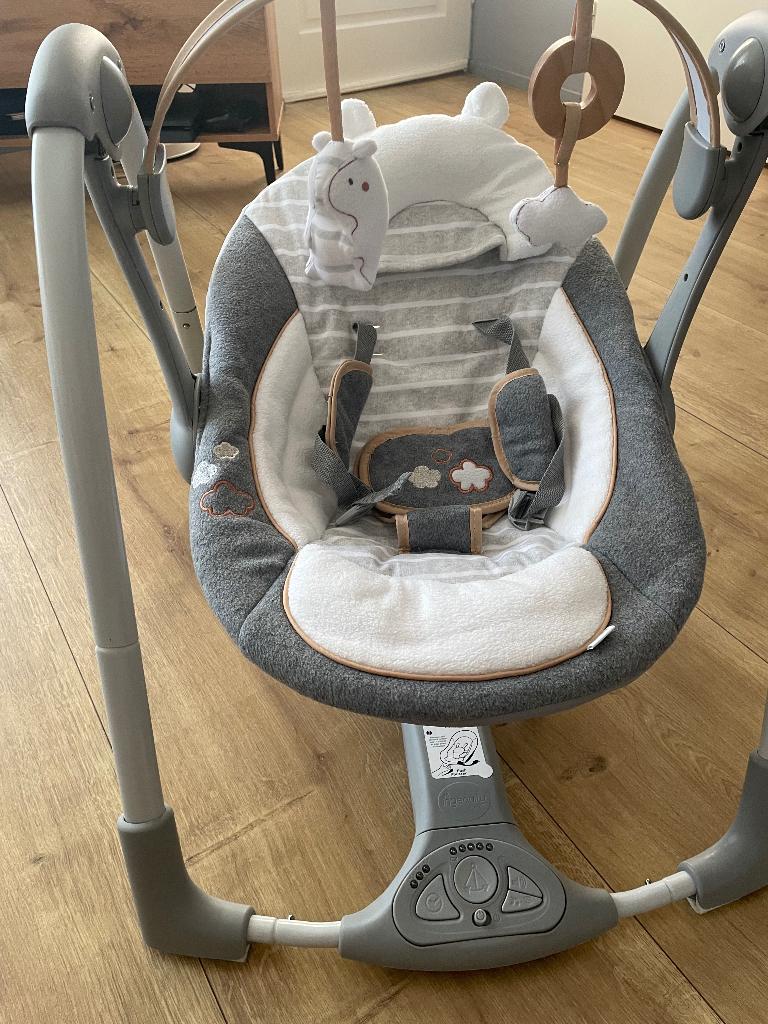 Ingenuity - Swing 'n Go Deluxe - Baby Swing - wipstoel, Ophalen, Zo goed als nieuw, Schommelstoel, Met gordel(s) of riempje(s)