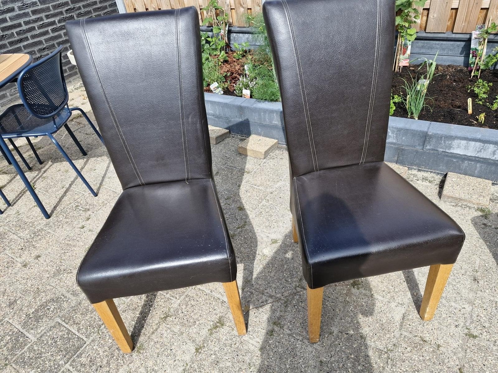 4 eetkamerstoelen met skai bekleding, Huis en Inrichting, Overige materialen, Gebruikt, Bruin, Ophalen of Verzenden
