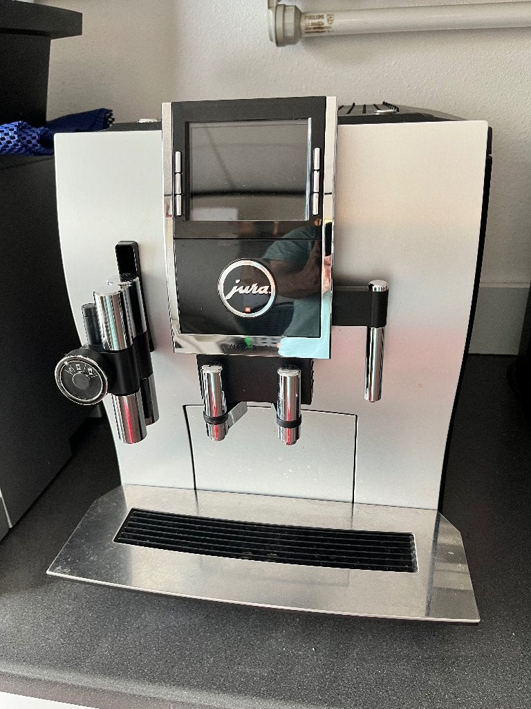Te koop Jura koffiemachines, Witgoed en Apparatuur, Koffiezetapparaten, Ophalen, 2 tot 4 kopjes, Afneembaar waterreservoir, Gemalen koffie