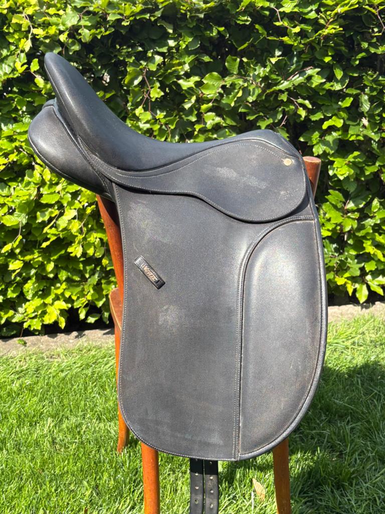 WIntec Dressuur zadel. Zwart. 17 inch., Ophalen, Gebruikt, Dressuur