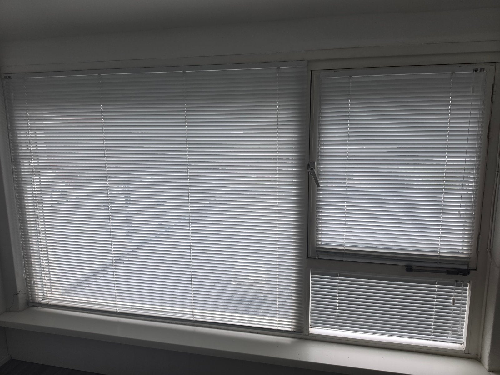 Luxaflex Jaloezie verschillende maten verduistering gordijn, Ophalen, Jaloezie, Verduisterend, Wit