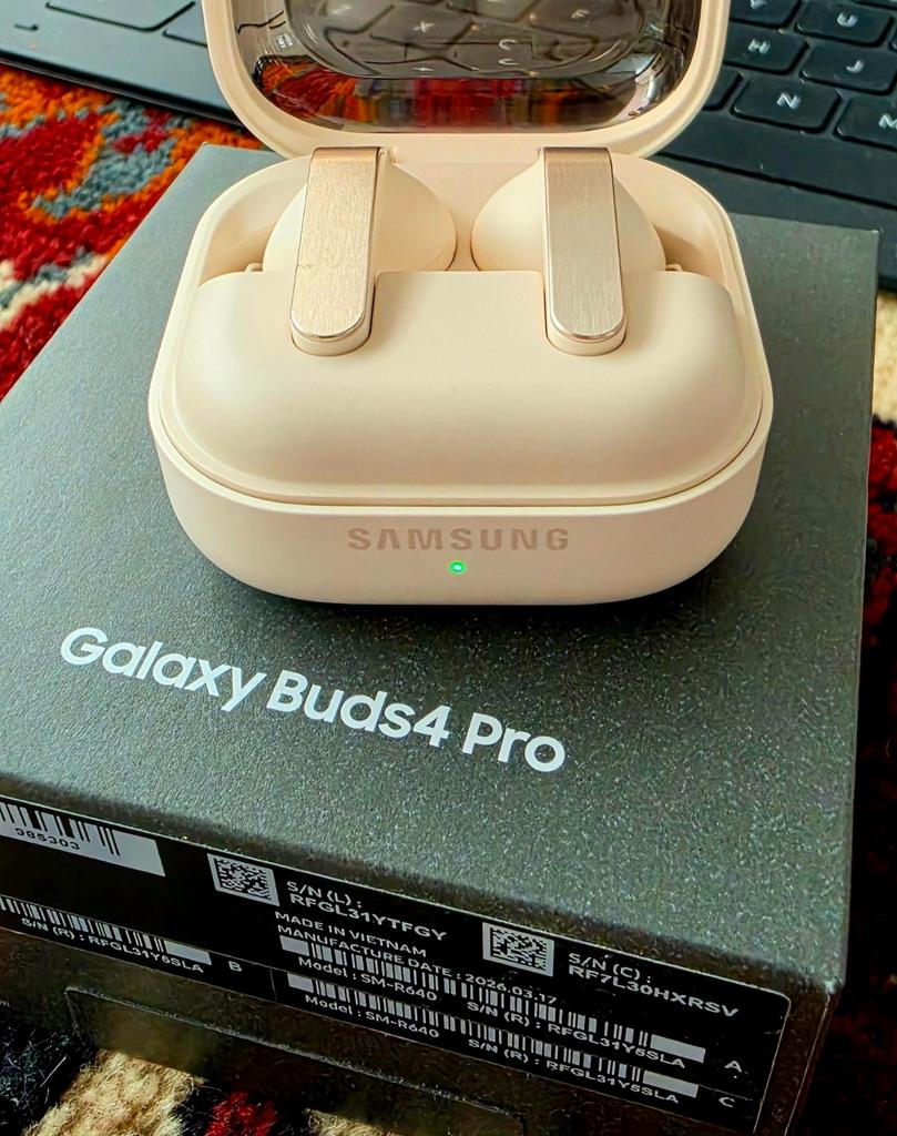 Samsung Galaxy Buds4 Pro Pink Gold - Zo goed als nieuw
