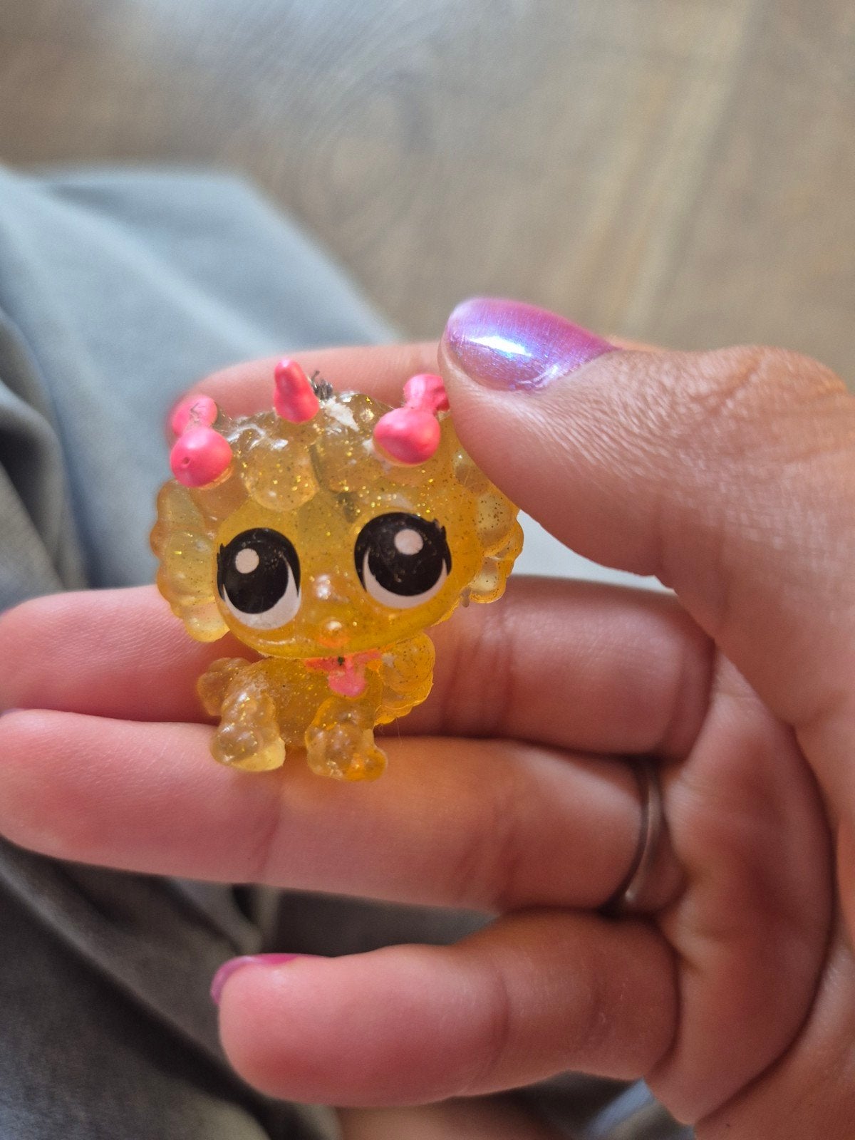 Geel glitter hondje, Ophalen of Verzenden, Zo goed als nieuw, Babypop