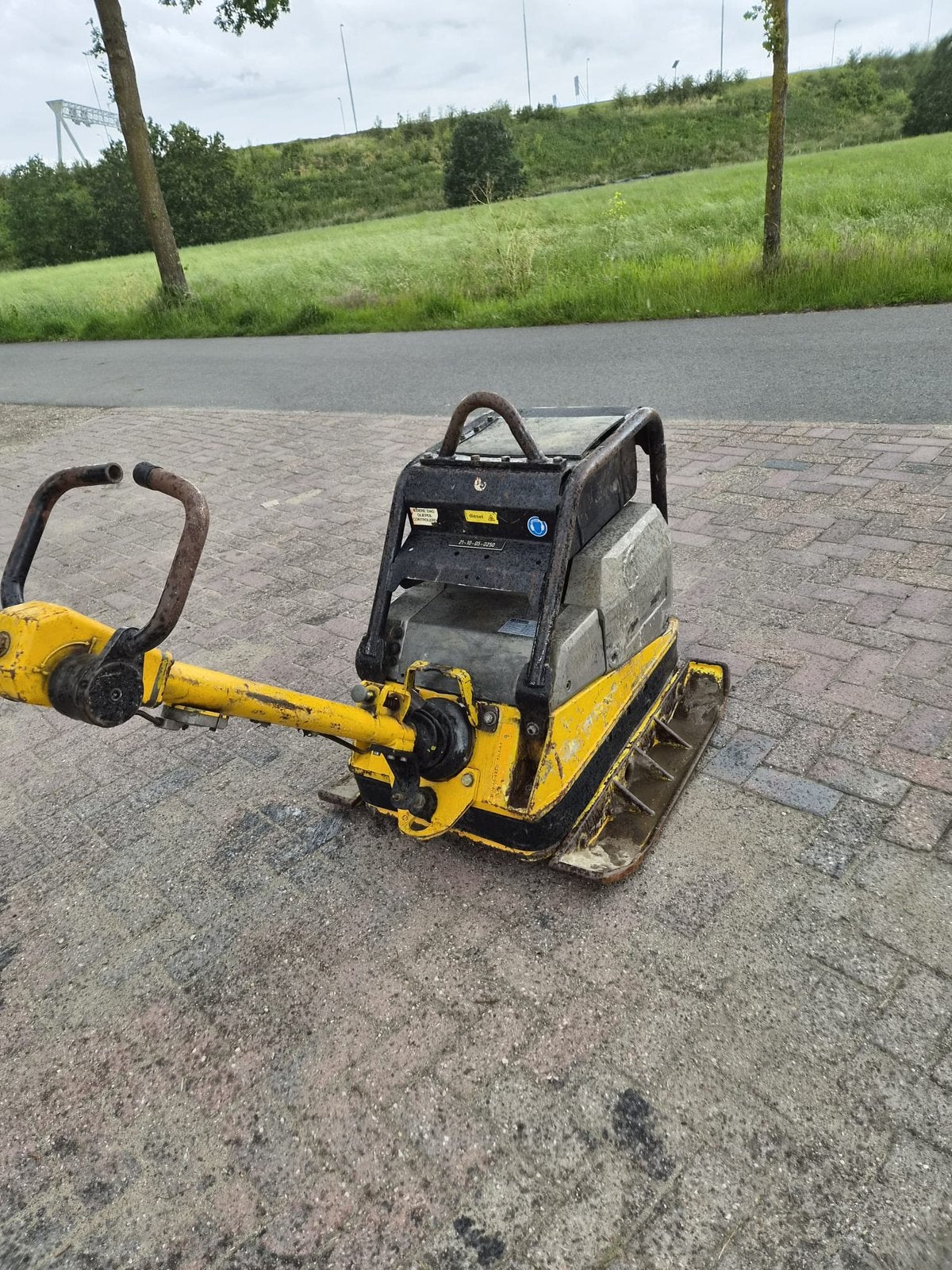 6,5 tons wacker trilplaat, Ophalen