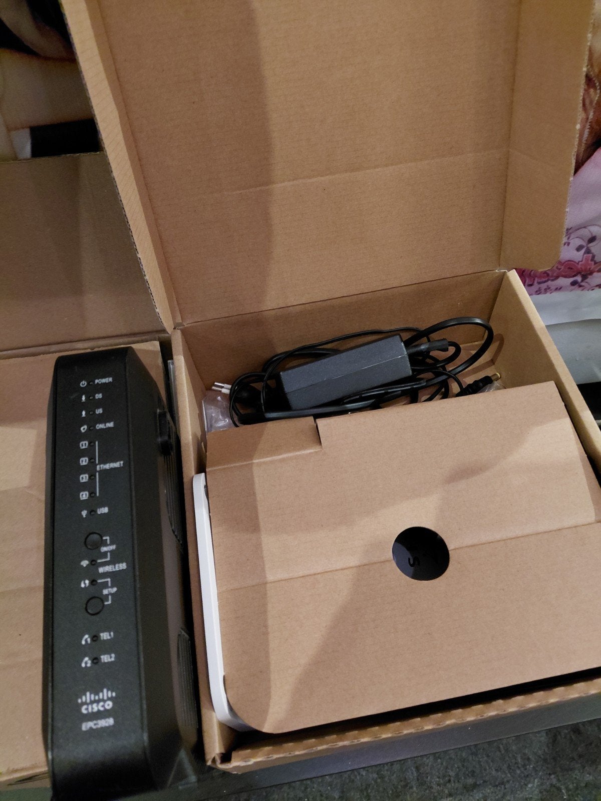 Cisco modem, Computers en Software, Ophalen of Verzenden, Zo goed als nieuw, Router met modem