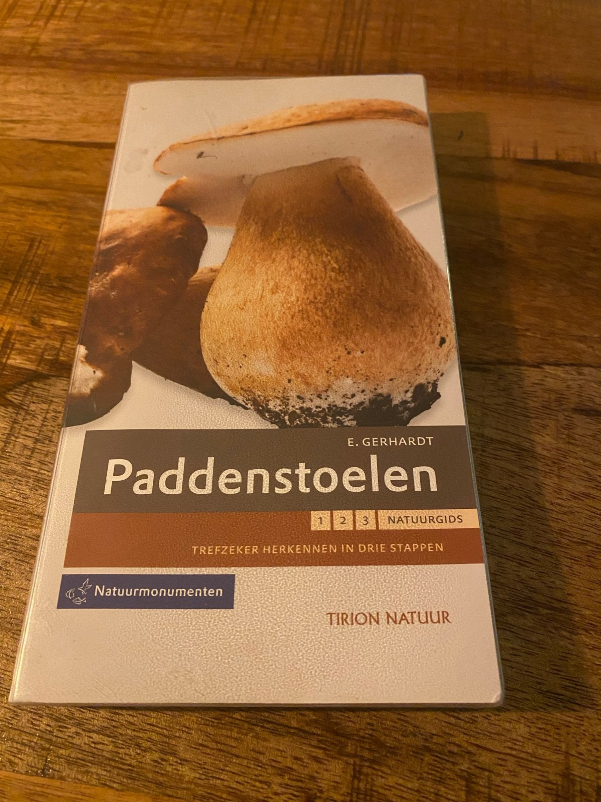 Paddenstoelen Natuurgids - Trefzeker herkennen, Ophalen of Verzenden, Zo goed als nieuw, Natuur algemeen