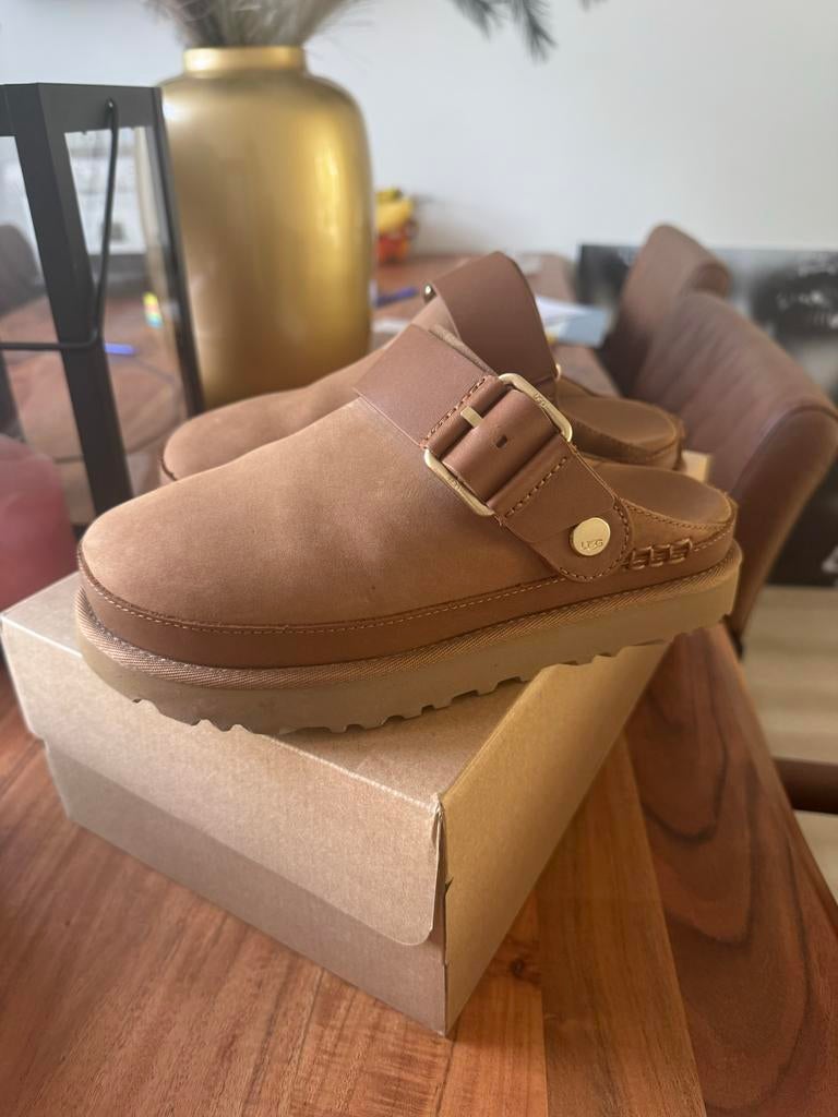Ugg Golden Star Villa Klomp - Maat 37 (valt kleiner), Kleding | Dames, Schoenen, Ophalen of Verzenden, Gedragen, Bruin, Instappers