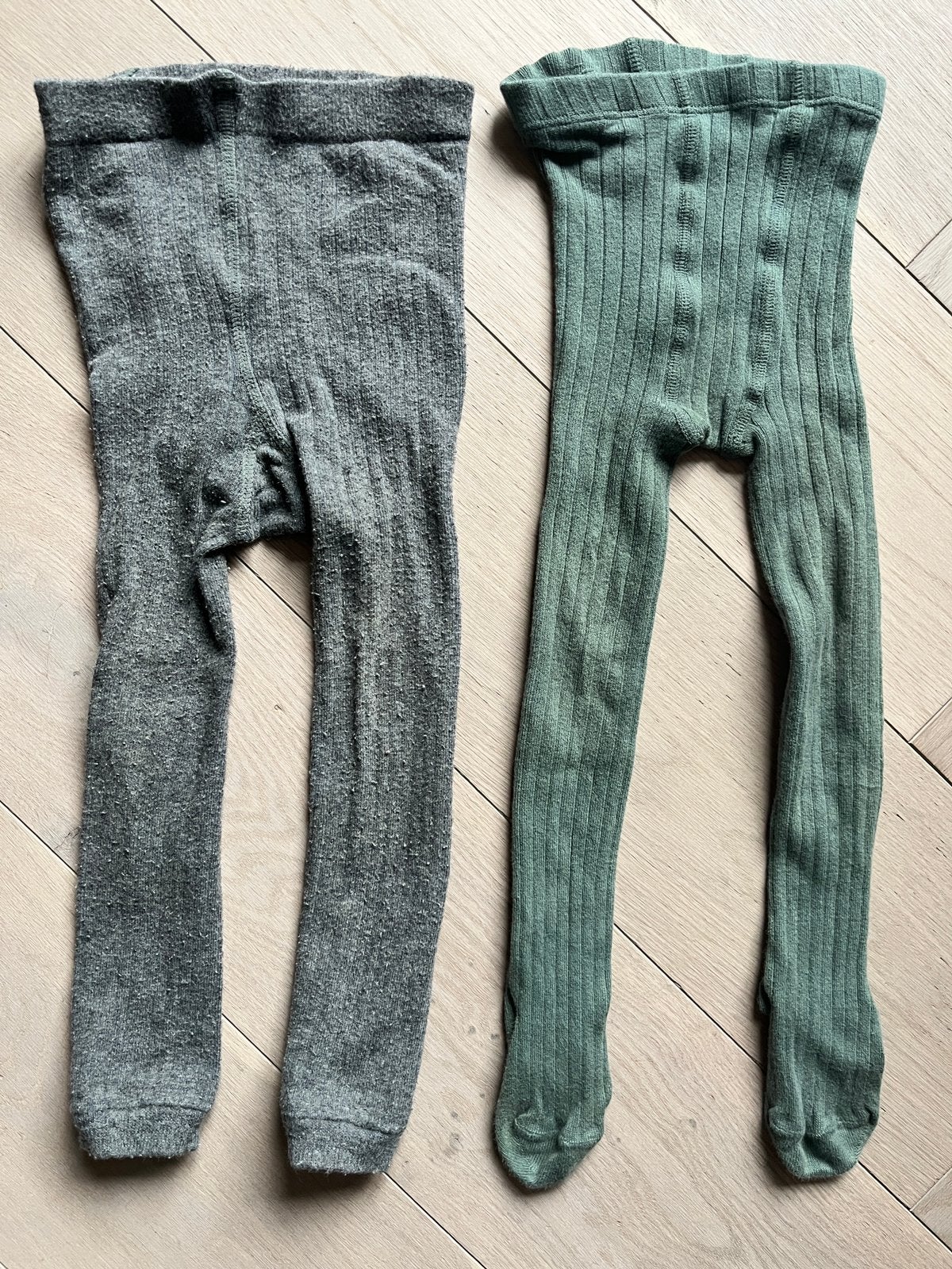 Maillot 2 stuks grijs/ groengrijs mt 86/92 H&M, Ophalen of Verzenden, Gebruikt, Meisje, Overige typen
