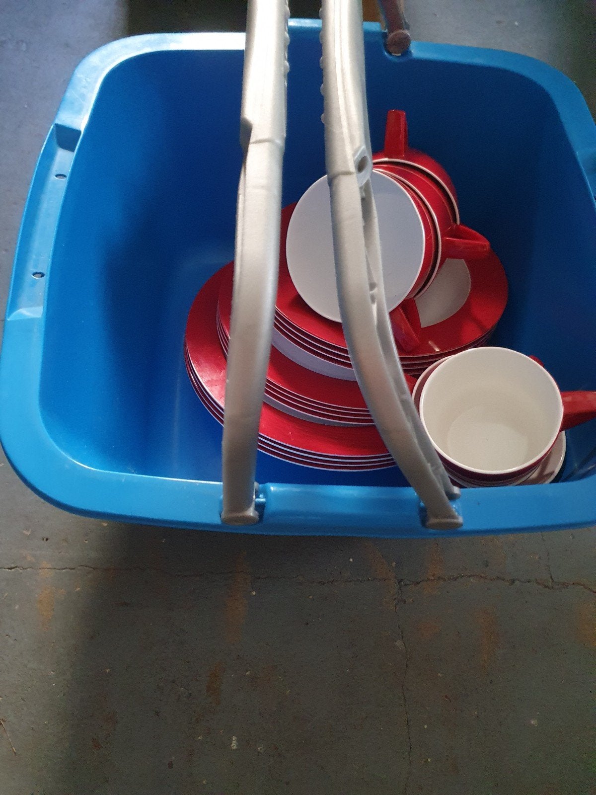 Afwasteil zonder inhoud, Ophalen