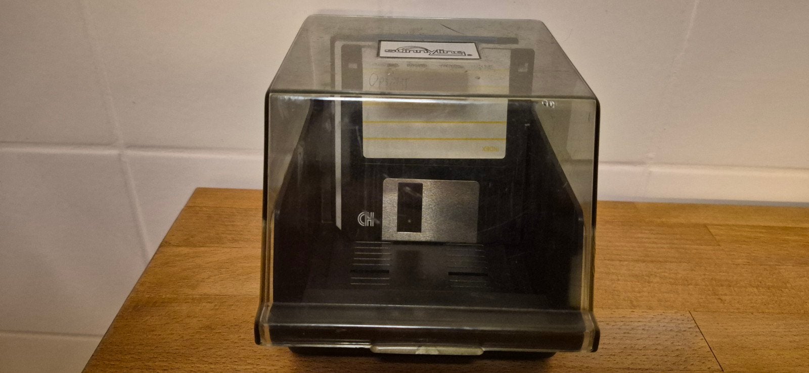 Floppy disk houder met 3.5" diskettes - Sunnyline, Ophalen of Verzenden