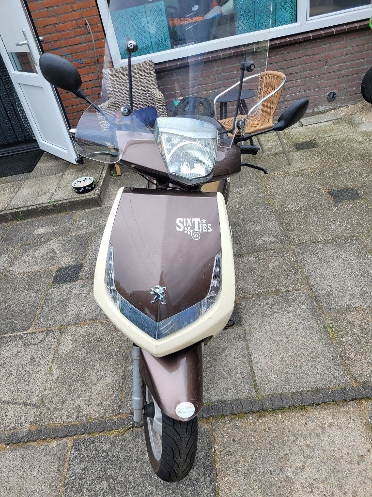 Peugeot Viva city, Fietsen en Brommers, Ophalen, Gebruikt, 49 cc, Benzine