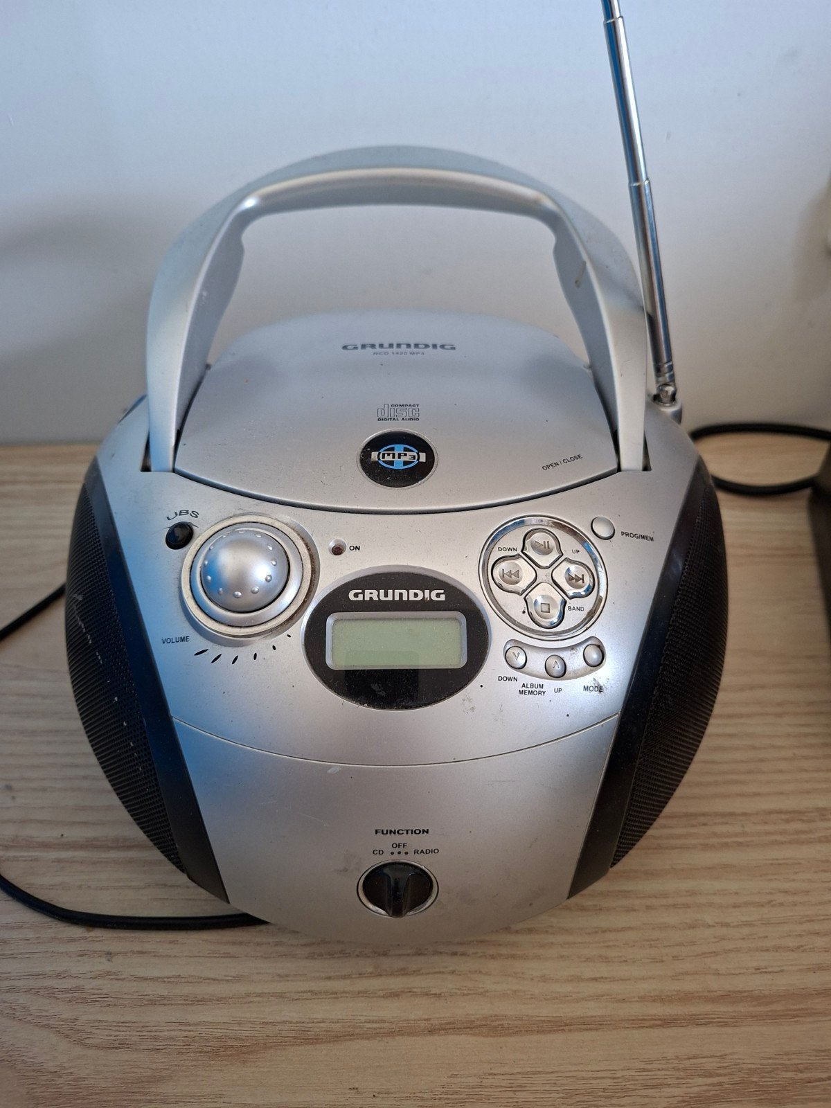 Grundig RCD 1420 MP3 Radio/CD-speler, Ophalen of Verzenden, Gebruikt, Radio, Met cd-speler