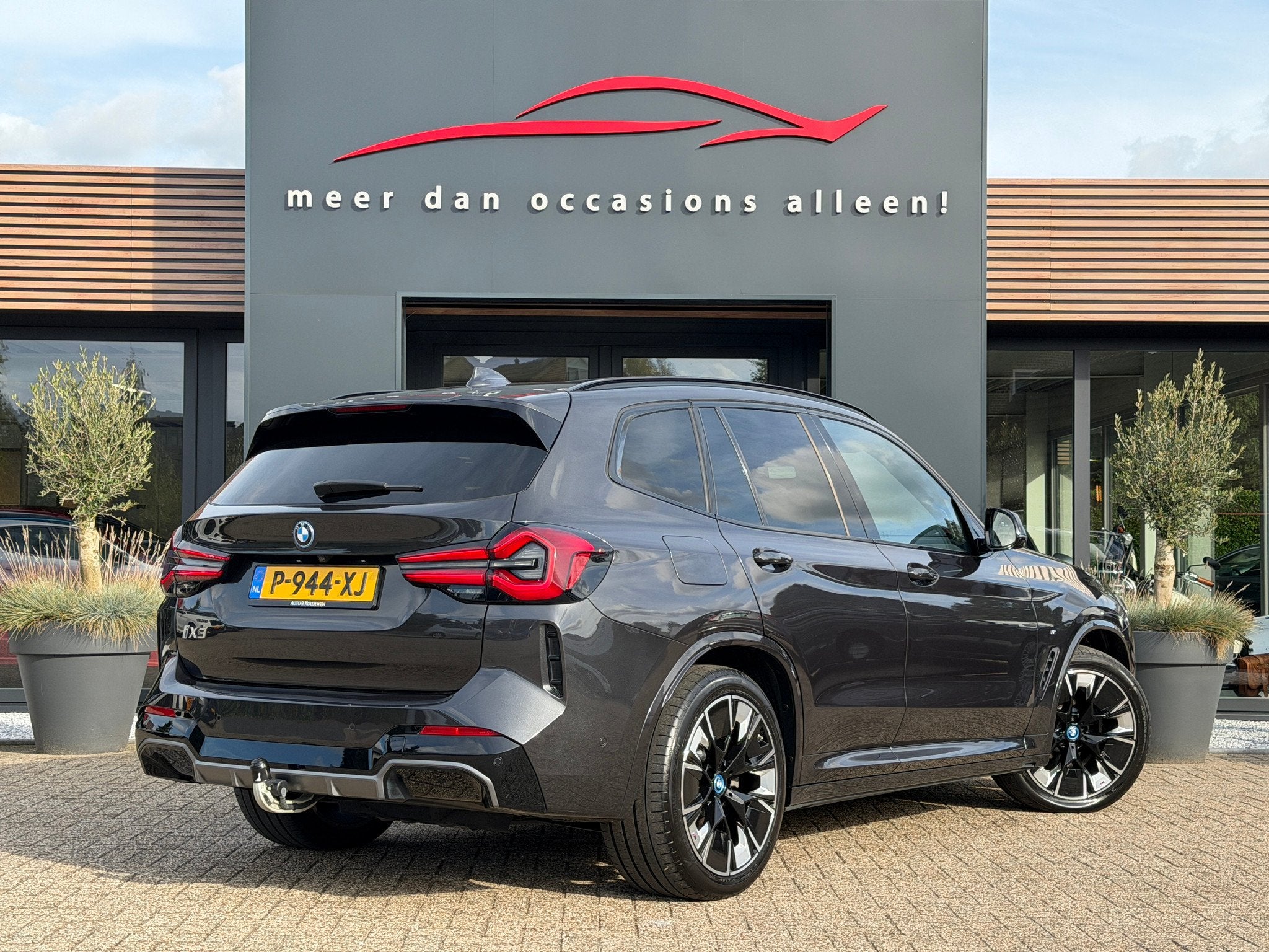 BMW iX3 High Executive M Pakket | SOH 99% | Panoramadak | HU, Auto's, Gebruikt, 750 kg, 110 €/maand, 2155 kg