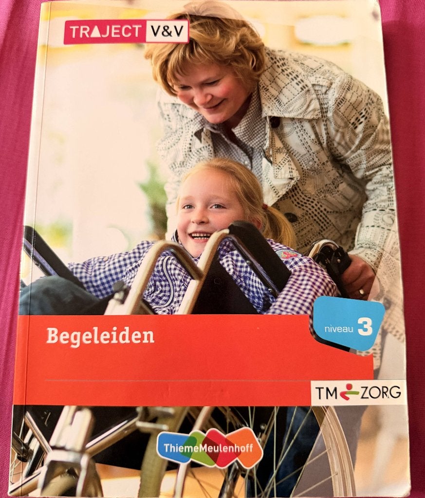 Traject V&V Begeleiden niveau 3, Boeken, ThiemeMeulenhoff, Ophalen of Verzenden, Huishoudkunde of Verzorging, Gelezen