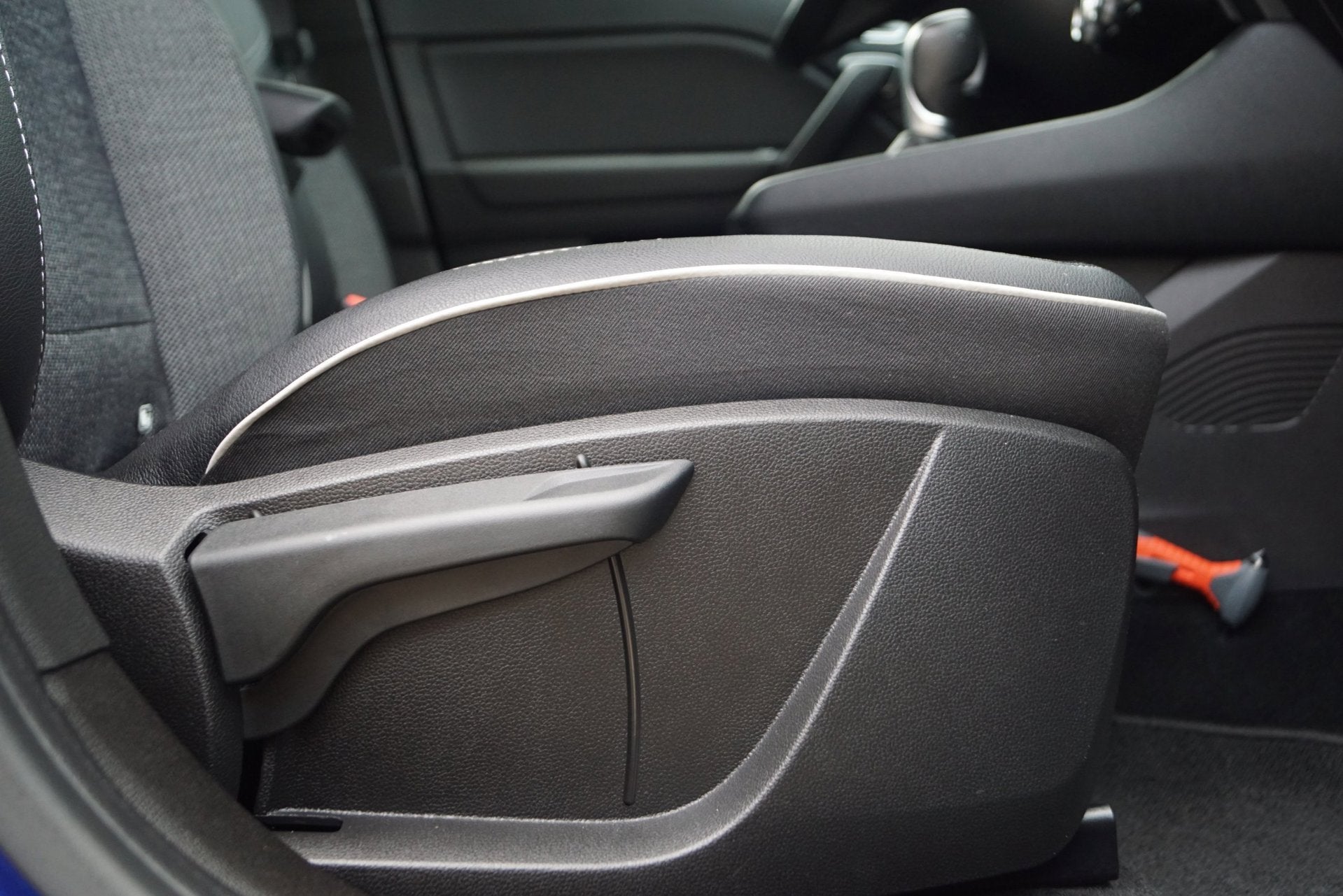 Foto 27 van Renault Captur 1.3 TCe 130 Intens Autom Half Leder/Stof Spor
