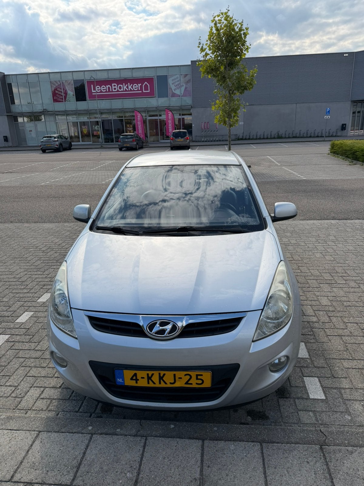 Hyundai i20 1.4 74KW 5-DRS 2009 Grijs, Auto's, Voorwielaandrijving, 450 kg, 40 €/maand, 4 cilinders