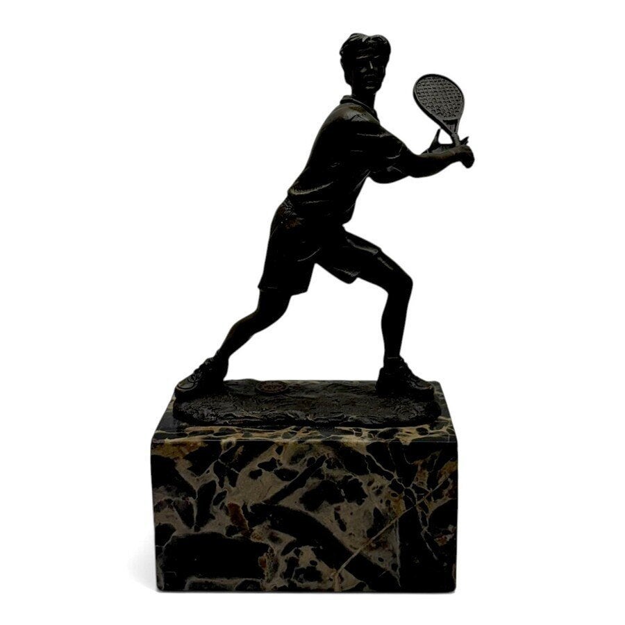 Sculptuurtje: tennisser naar Miguel Lopez [Milo], Ophalen of Verzenden, 20 - 50 cm, Op sokkel, Beeld