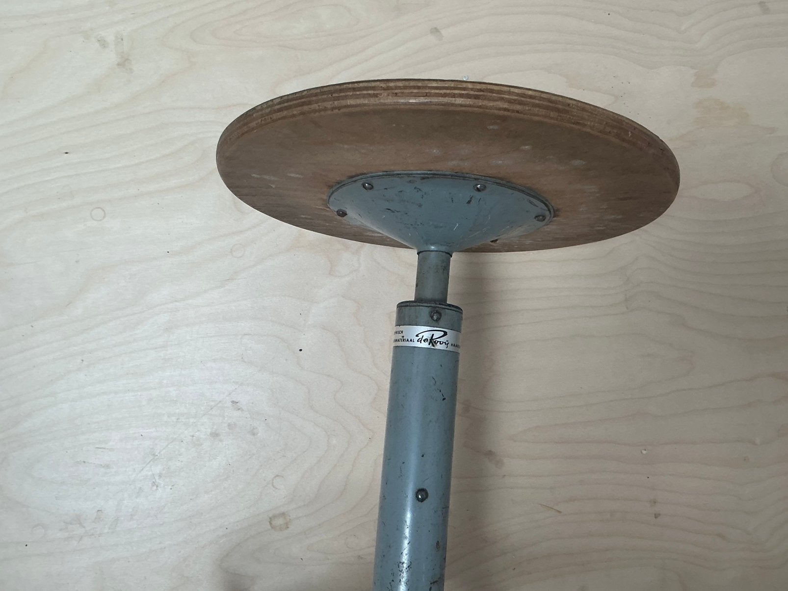 Tekenkruk van de Rooij in Haarlem, in hoogte verstelbaar, Ophalen, Gebruikt, Grijs, Bureaukruk