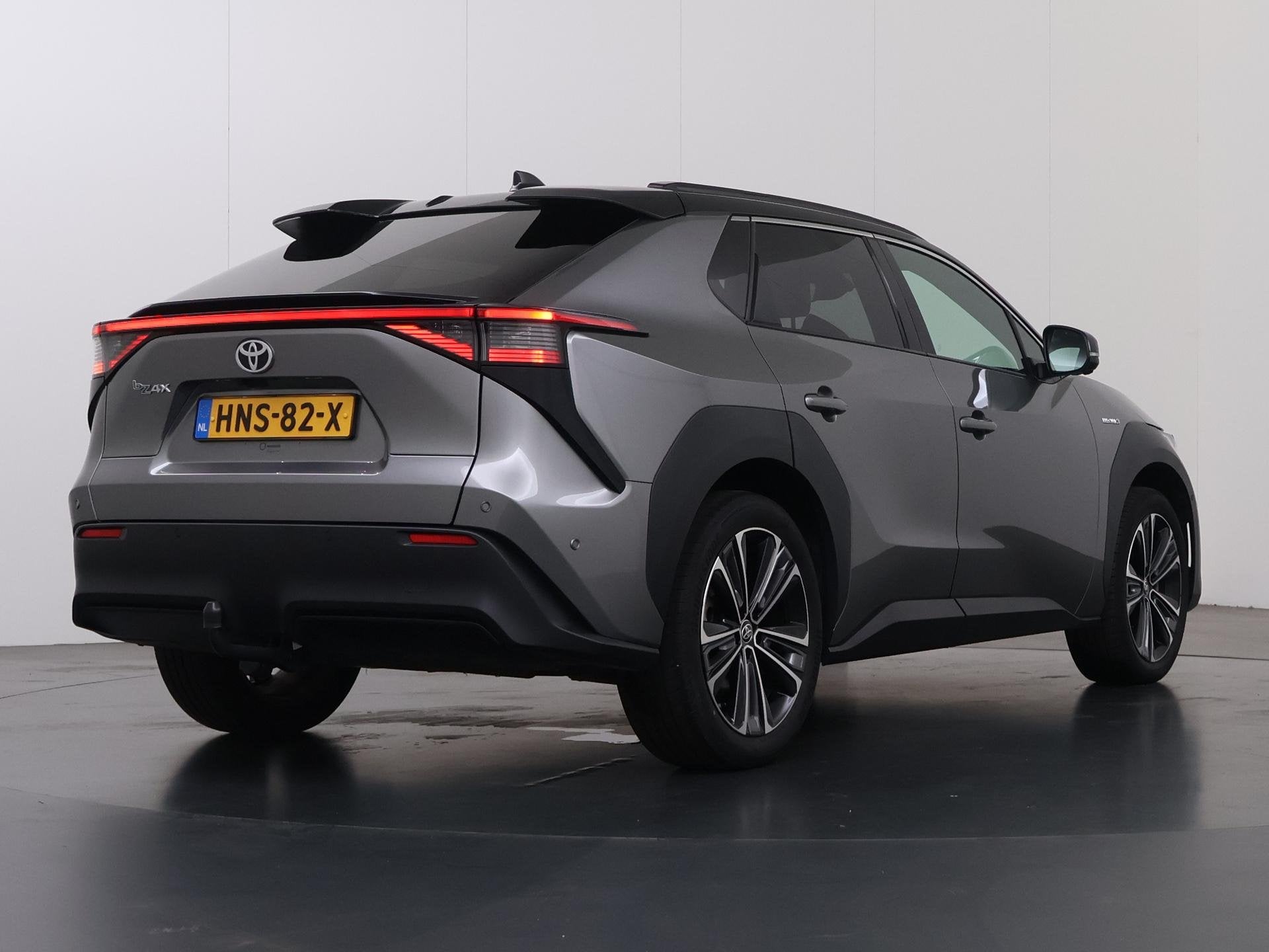 Toyota bZ4X Premium 71 kWh | SOH 96,8% | Trekhaak | Panorama, Auto's, Gebruikt, 71 kWh, LED dagrijverlichting, 204 pk