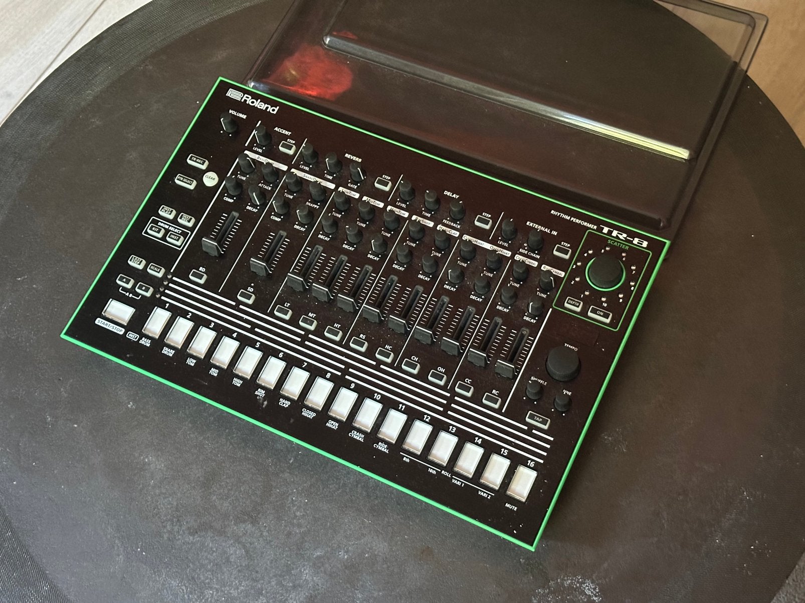 Roland TR-8 Rhythm Performer – Drumcomputer, Ophalen of Verzenden, Zo goed als nieuw, Roland