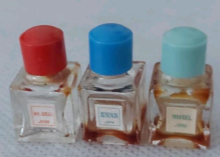 3 Kleine lege oude parfumflesjes, Verzamelen, Ophalen of Verzenden, Zo goed als nieuw, Miniatuur